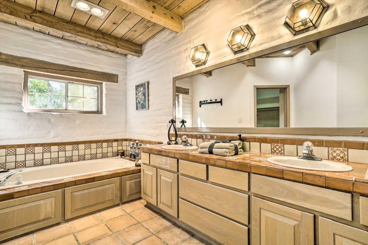 Las Cruces Home La Casa Blanca With Courtyard מראה חיצוני תמונה